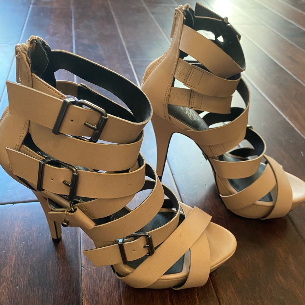 Tan Rock & Republic Heels